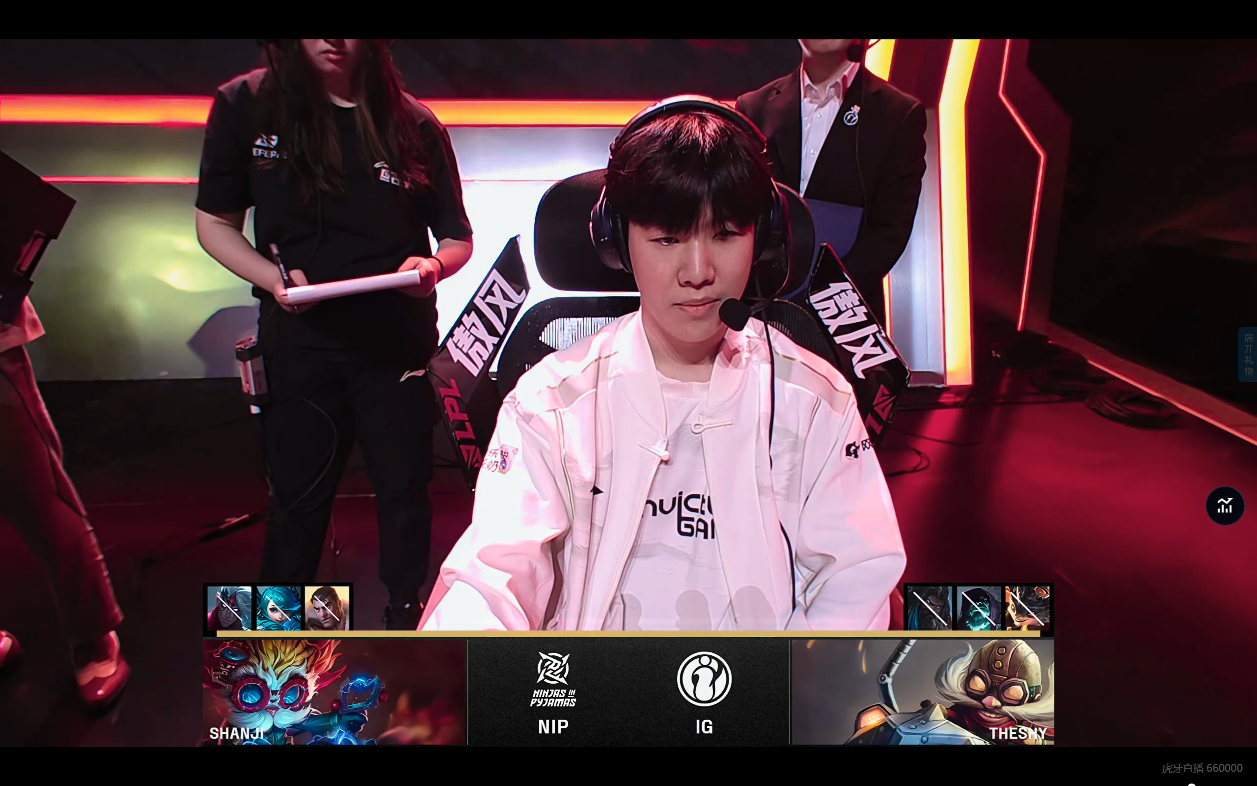 九游-战术调整引发热议！，Doinb在澳大利亚队比赛中锐不可当赛场气氛高涨(fpx小天和doinb怎么了)