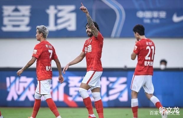 九游娱乐- 篮球总决赛焦点战：南城雄狮队大胜北城雷豹队，外线火力全开。传控打穿防线