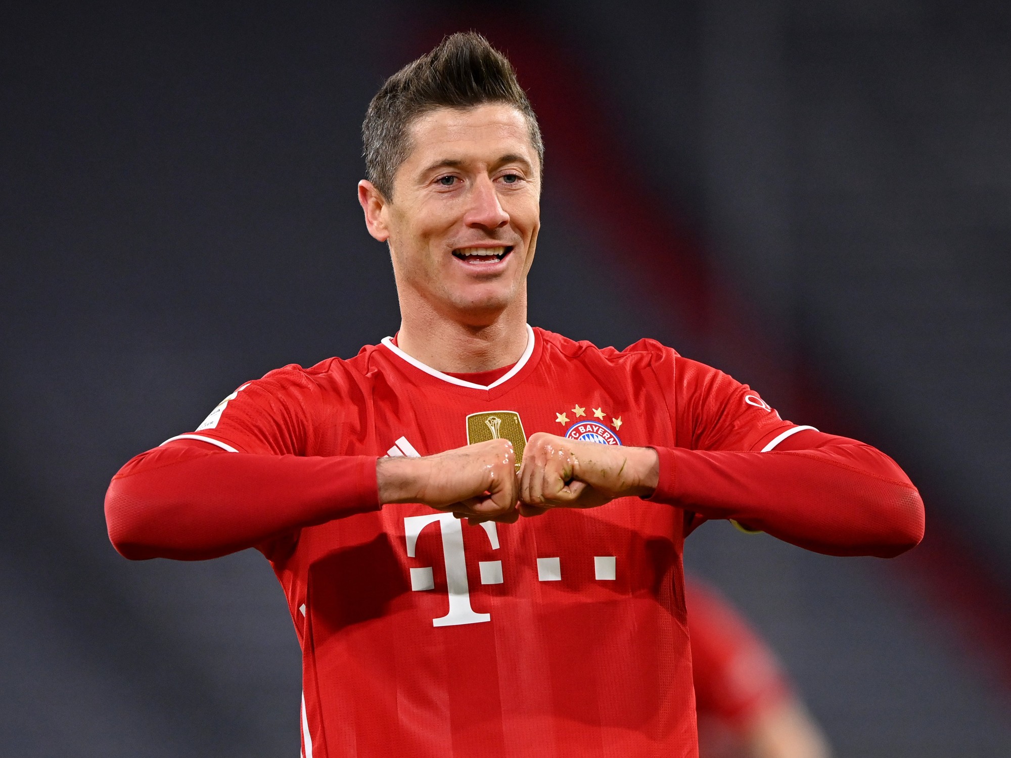 莱万多夫斯基回归赛场，回归赛场首场状态亮眼，尤文图斯观众沸腾！的简单介绍