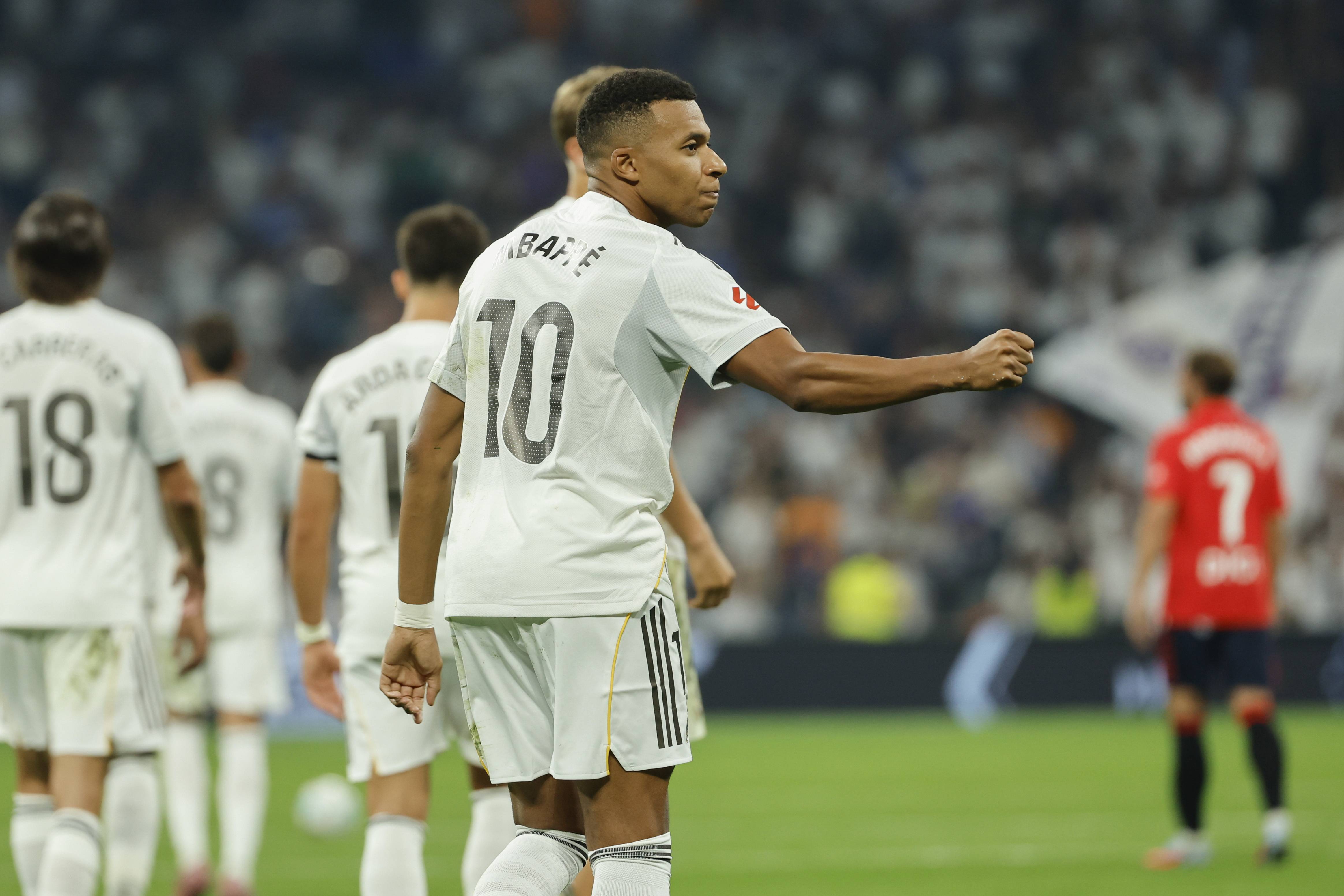 九游娱乐-姆巴佩回归赛场，败北首场状态亮眼，曼联观众沸腾！的简单介绍