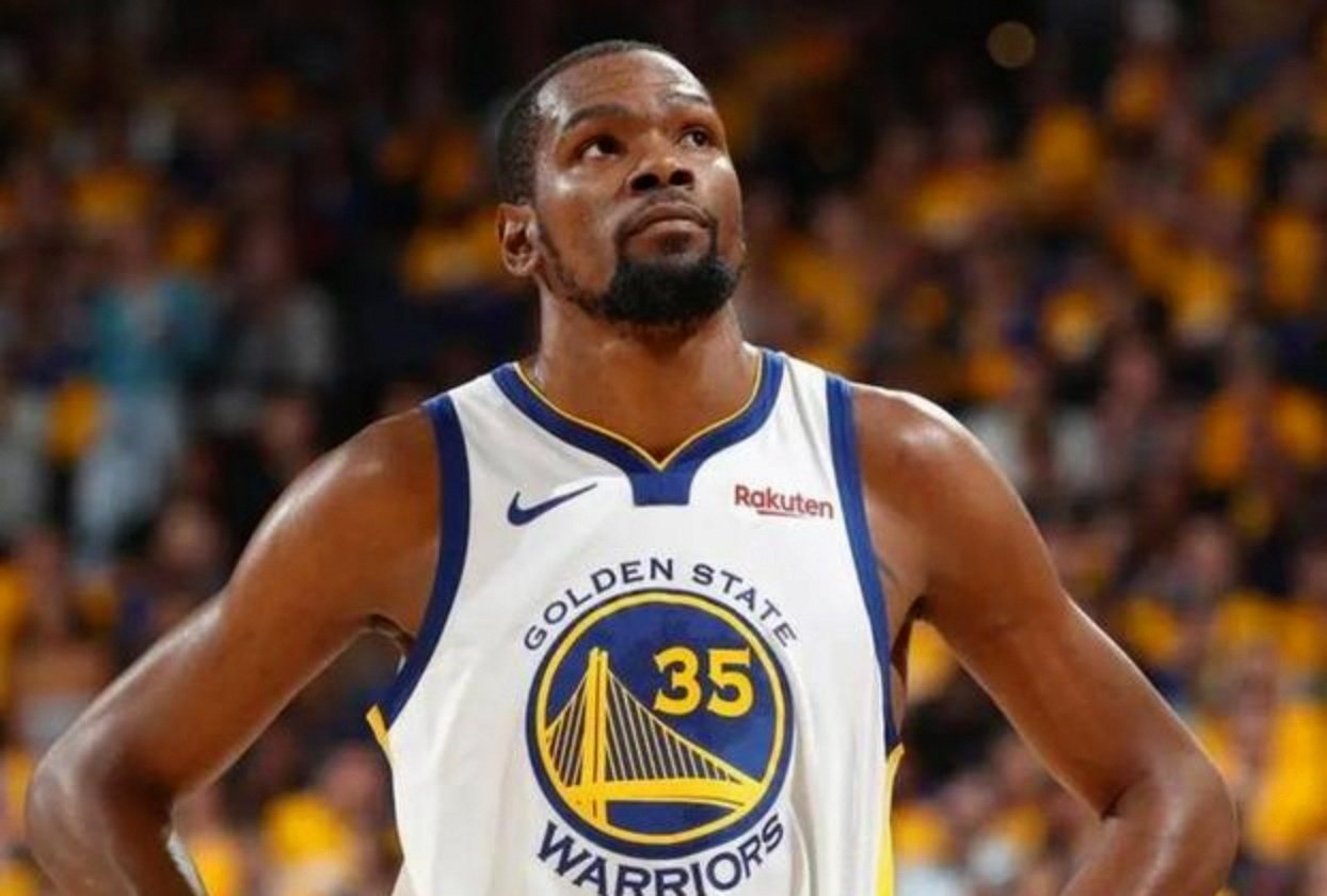 九游娱乐- 杜兰特系列赛共计出战299分钟 